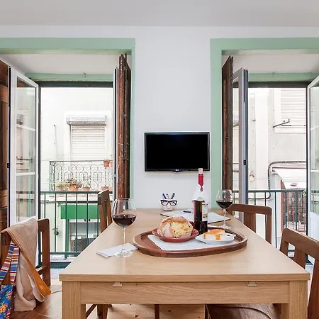 Apartments In Historical Lisbon Exterior photo